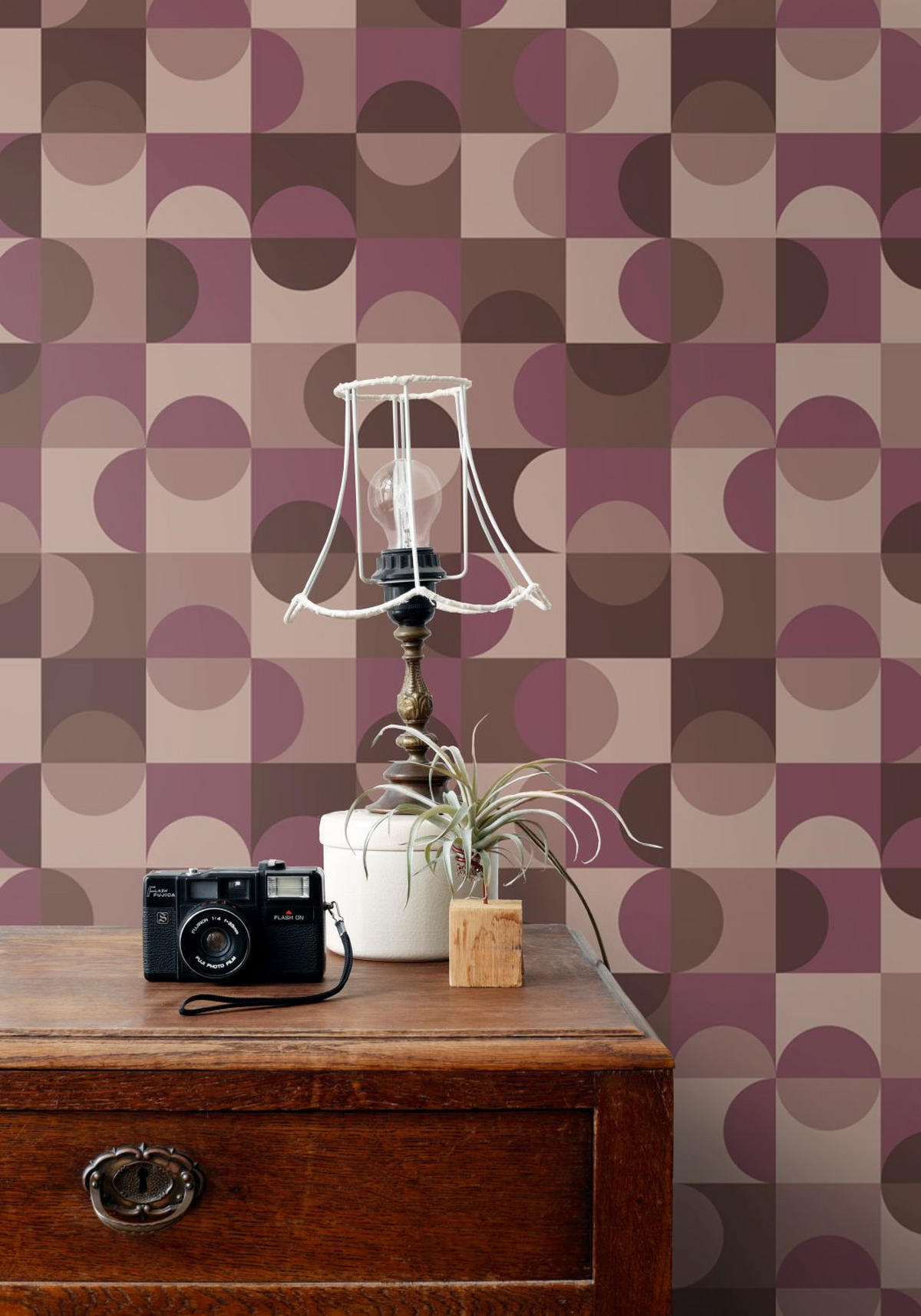 TAPETE Kreise im Bauhaus-Stil 50 x 900 cm - Lila, Papier (50/900cm) - ESTAhome