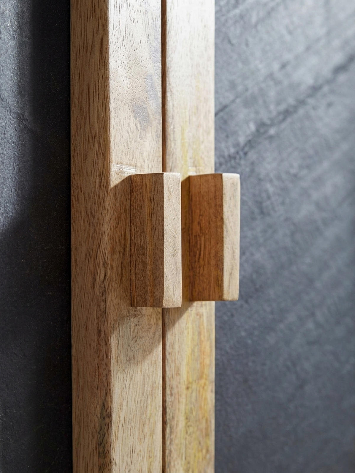 SIDEBOARD – Mangoholz, 80x75x35 cm, mit Stauraum, anthrazitfarbene Türen - Schwarz/Braun, Holz/Metall (80/75/35cm) - KADIMA DESIGN