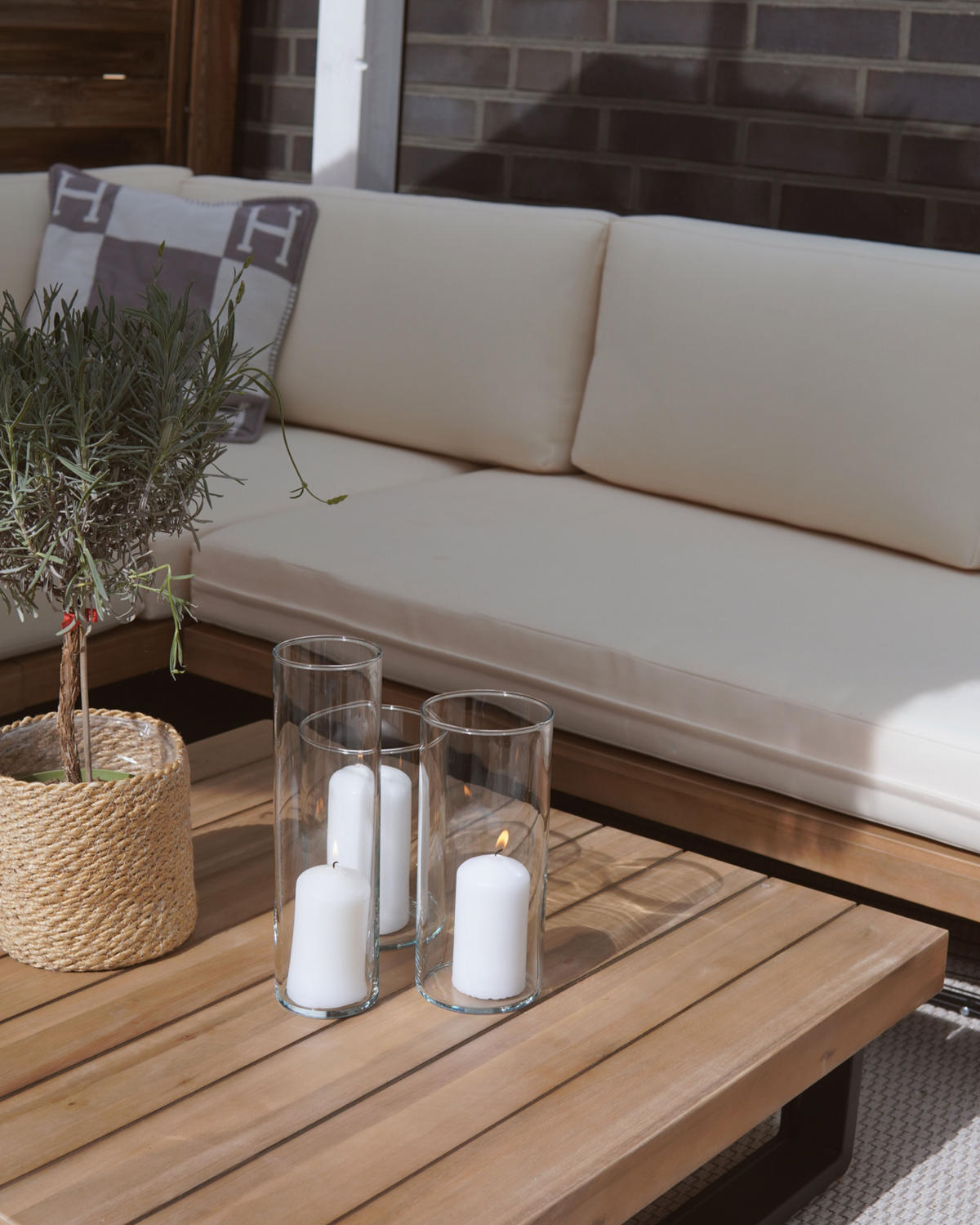 LOUNGE SEDACÍ SOUPRAVA SADA 5-místná světle hnědá polstrování krémově bílá Mykonos - krémová/světle hnědá, dřevo - Beliani