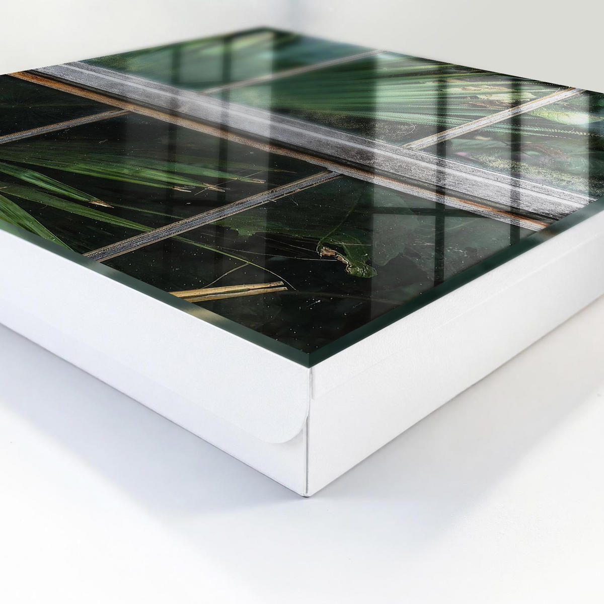 SCHLÜSSELBOX Weiß 30x30 cm – Türöffnung nach rechts - Grüne Harmonie - Grün, Metall (30/30/5cm) - TULUP