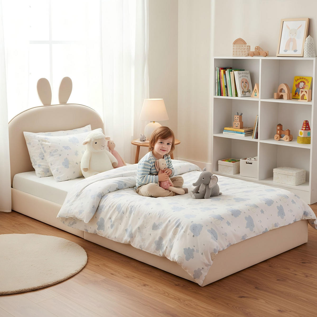 KINDERBETT 90/200 cm mit Kaninchen-Kopfteil und Holzlattenrost, Samt, Beige - Beige, Textil (90/200cm) - Redom