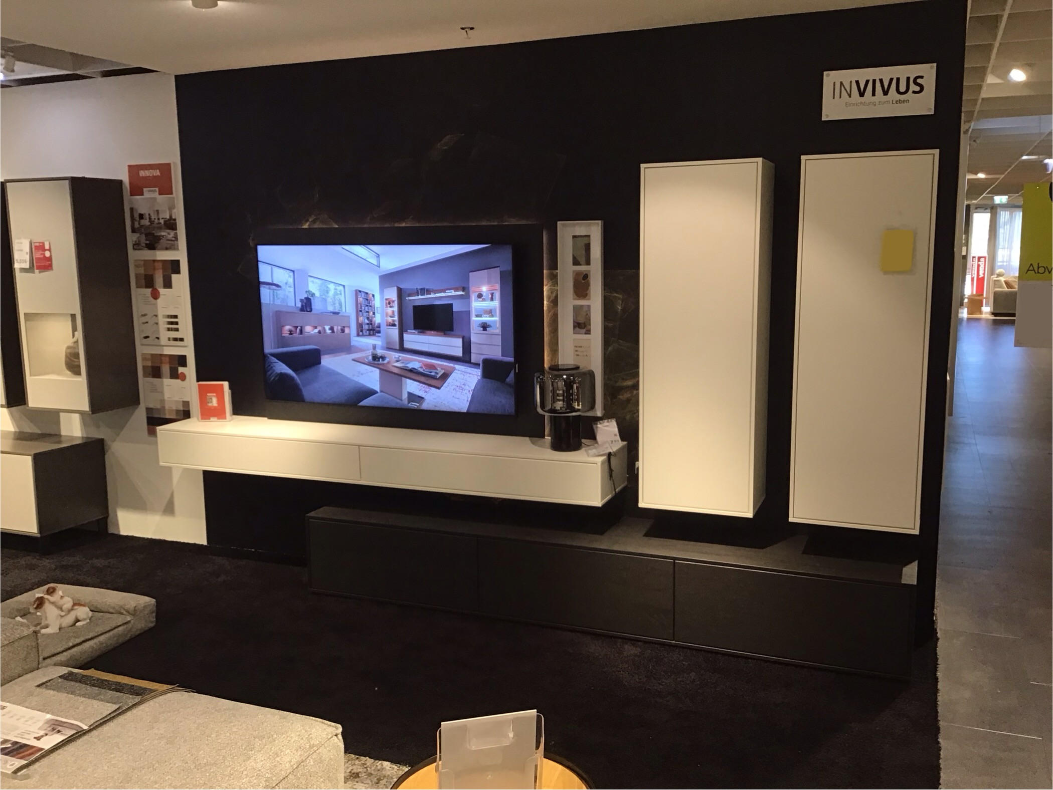 WOHNWAND INNOVA - Invivus