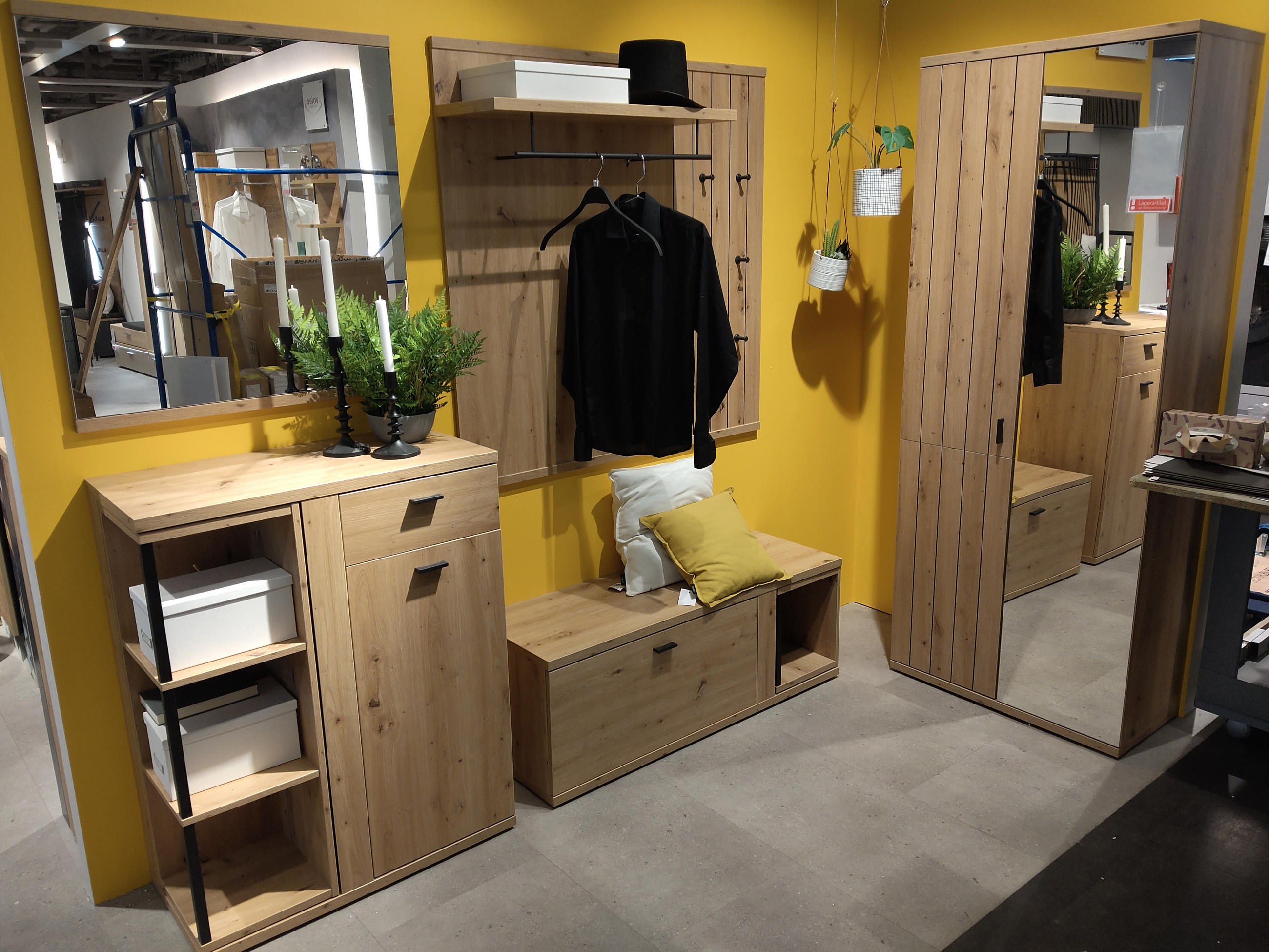 GARDEROBE LUGO - Cantus