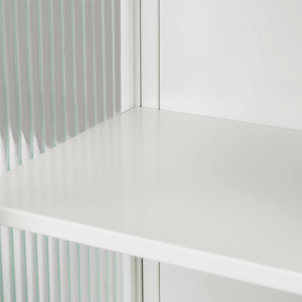 KÜCHENOBERSCHRANK 60x23x78 cm Weiß aus Glas & Metall mit geriffeltem Glas & offenen Ablagen - Weiß, Glas (60/78/23cm) - Modfu