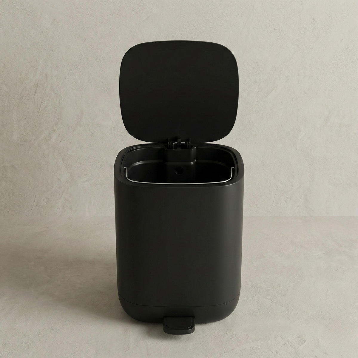 BADEZIMMERABFALLEIMER mit Fußpedal Invi 7 l 27/21/27 cm - Schwarz, Kunststoff (21/27/27cm) - NUXIO