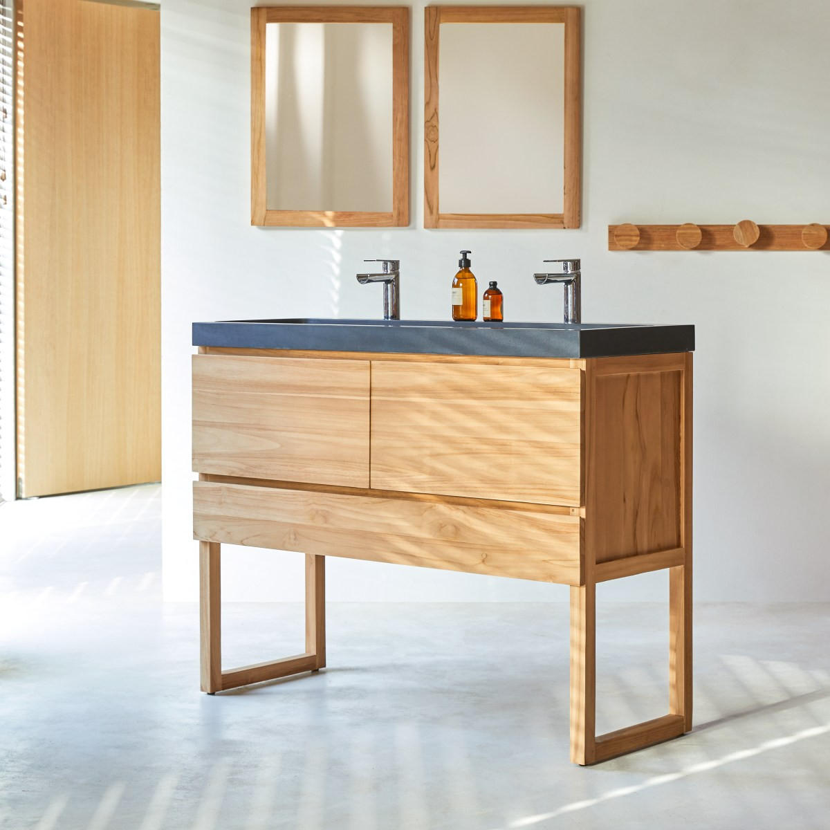 BADEZIMMERMÖBEL Edgar Natur aus Teak - Naturfarben, Holz (120/94/46cm) - Tikamoon