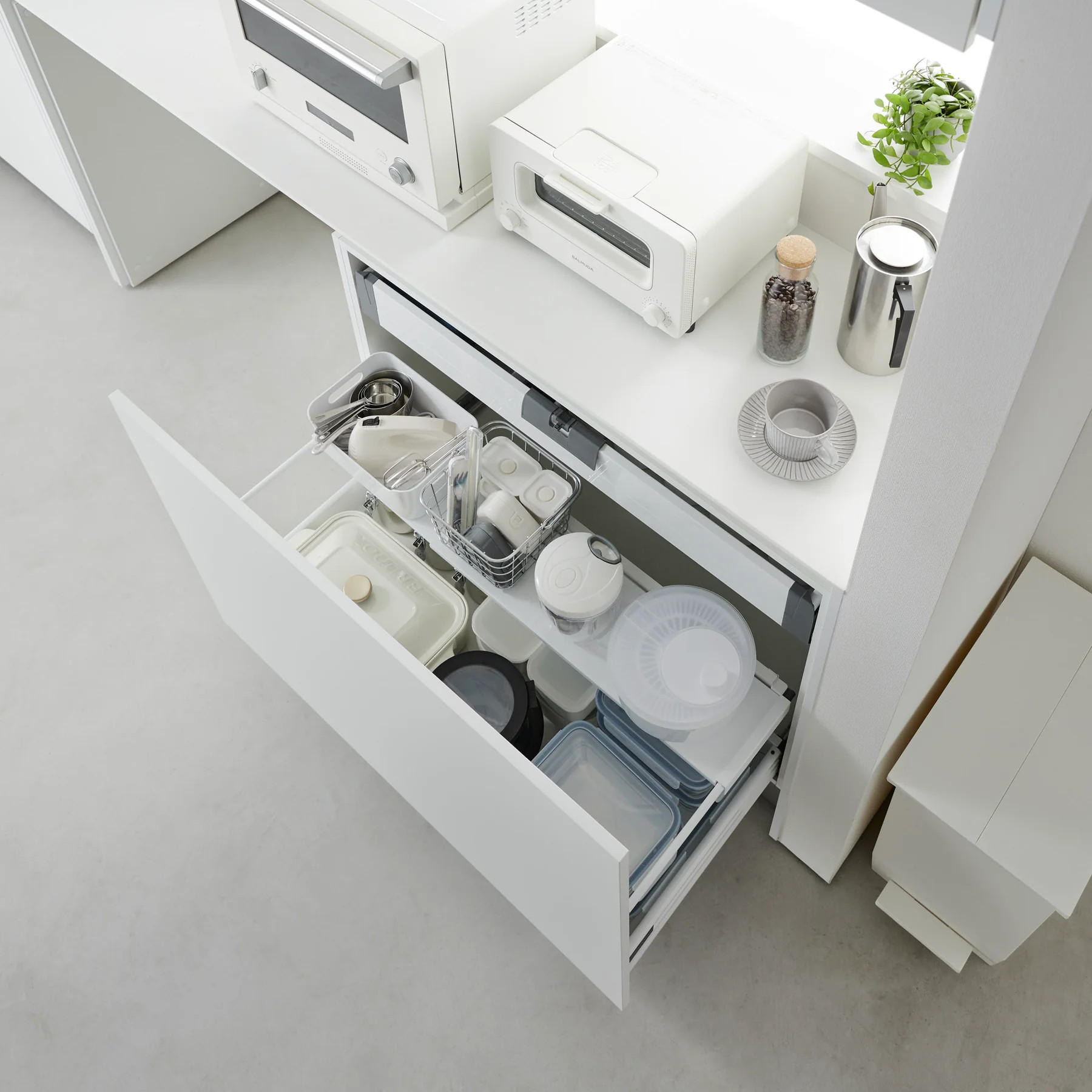 HERAUSNEHMBARE EINLEGEBODEN Tower 1731 Weiß Metall 3/60-108/15 cm - Weiß, Metall (10/3/15cm) - Yamazaki