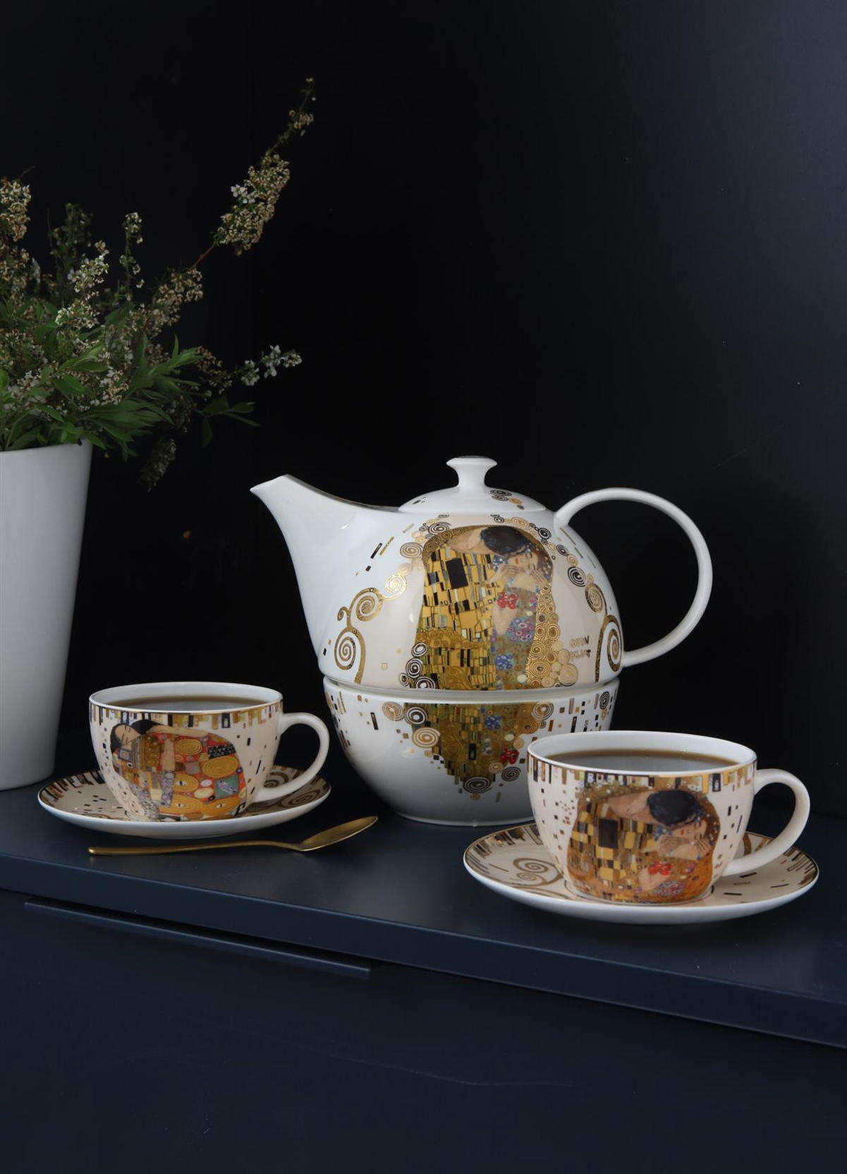 TEEKANNE MIT STÖVCHEN Gustav Klimt - Der Kuss bunt 1,2 l - Multicolor, Keramik (1.2L) - Goebel