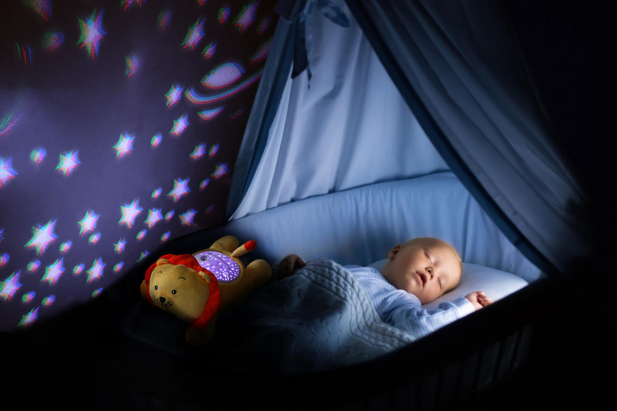 LED-PLÜSCHTIER Sternenprojektor Nachtlicht mit 13 Schlummermelodien / waschbar / Lautstärke einstellbar Löwe - Gelb, Kunststoff (10/10/10cm) - Northpoint