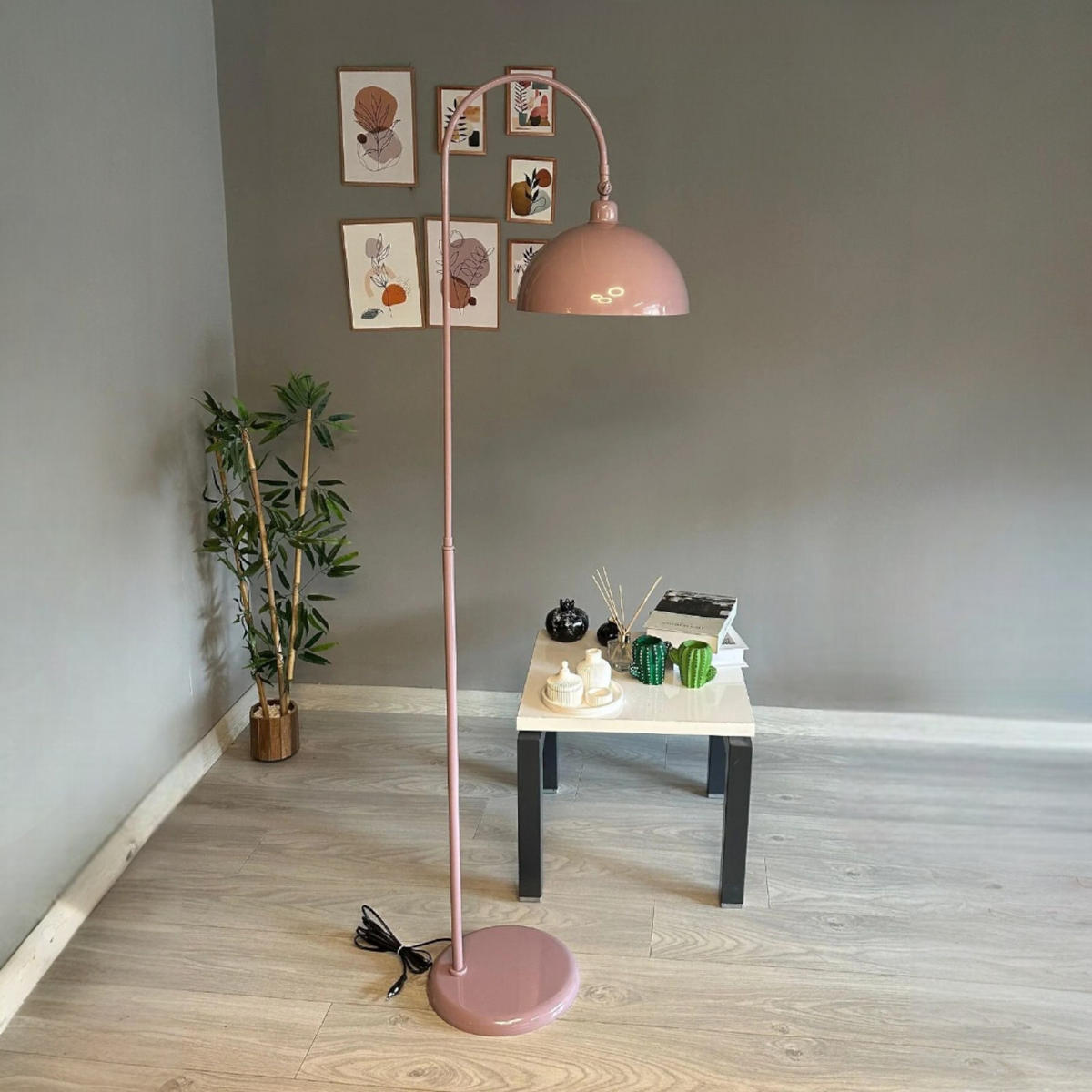 STEHLAMPE Gorkiede E27, verstellbarer Lampenschirm aus Metall - Flieder, Metall (37/37/170cm) - Bamyum