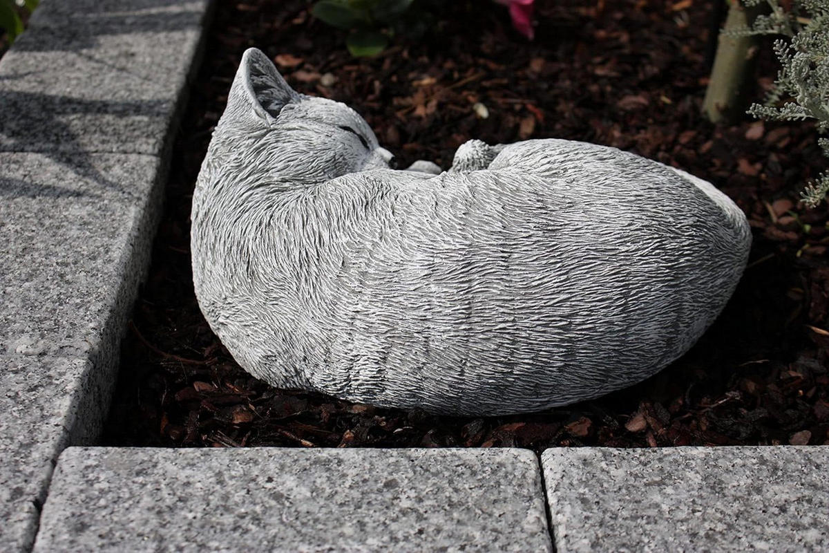 STEINFIGUR Katze schlafend eingerollt, frostfest, Steinguss, massiv - Grau, Stein (26/11/14cm) - stoneandstyle
