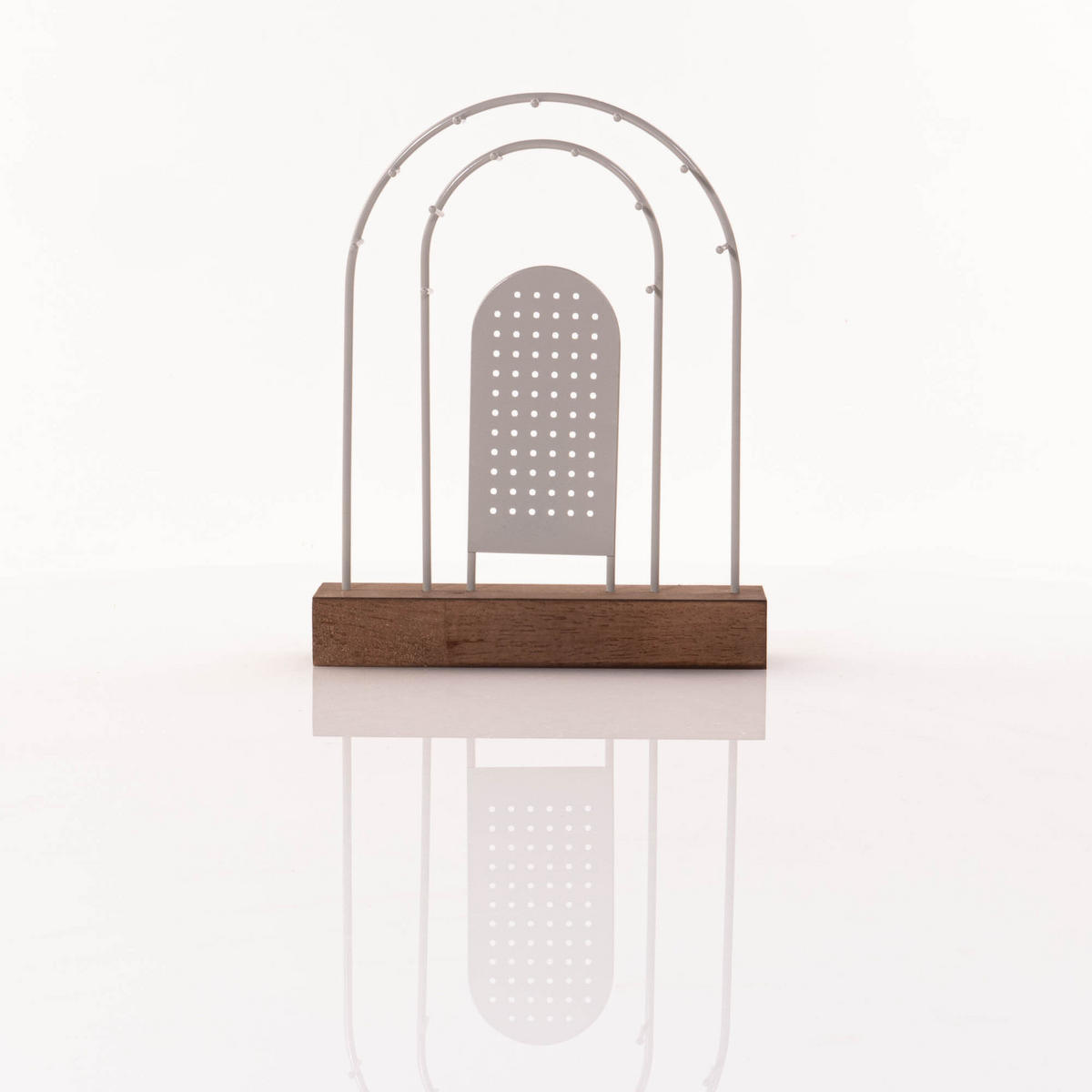 SCHMUCKSTÄNDER Metall 18/4,5 cm - Hellgrau, Metall (18.5/23/4.5cm)