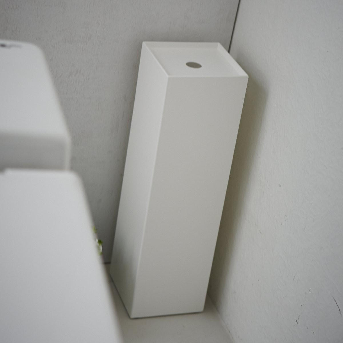 YAMAZAKI Tower 7850 Toilettenpapierhalter in Weiß – Stilvolle und praktische Aufbewahrung - Weiß, Metall (11.5/38.5/11.5cm) - Yamazaki
