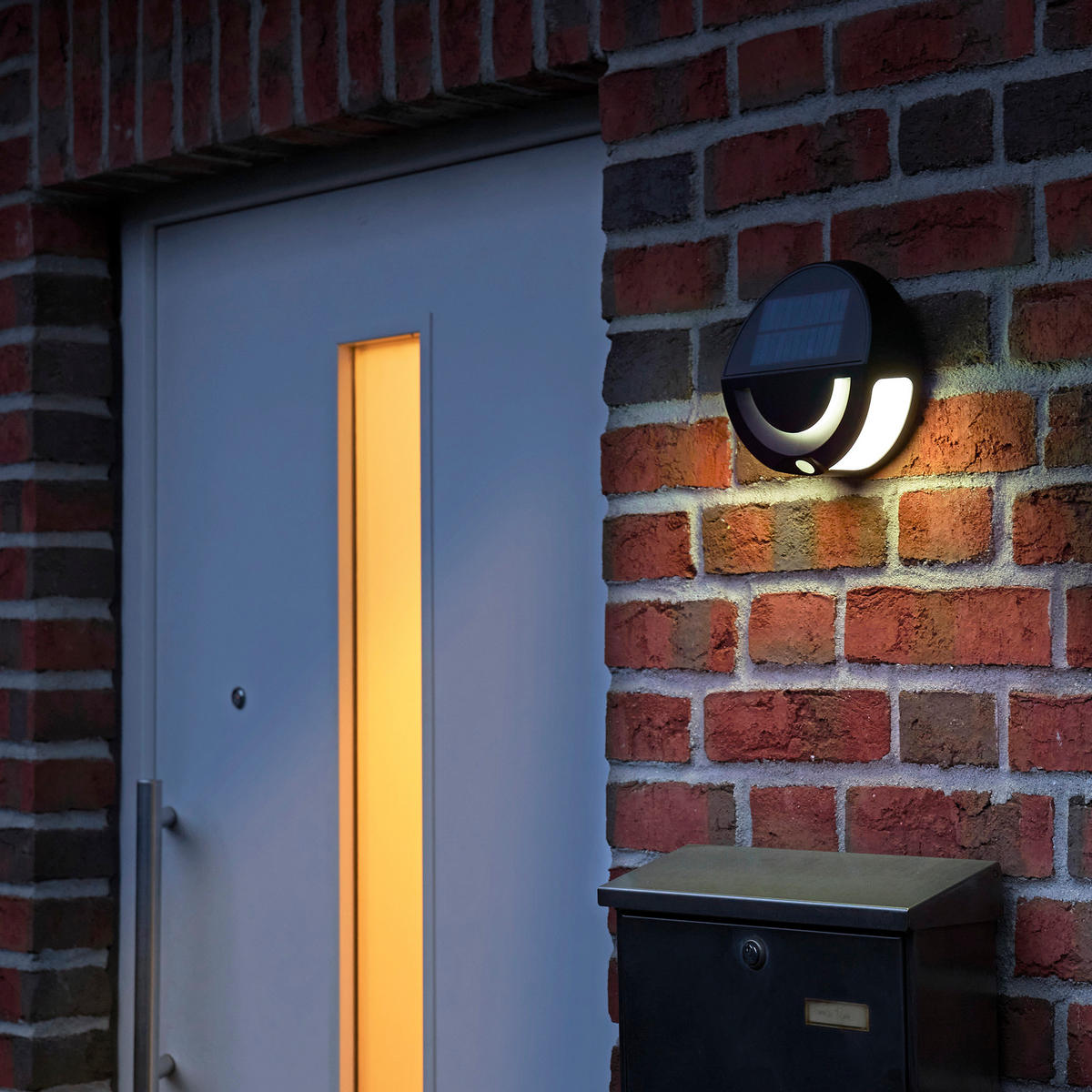 LED-SOLAR-WANDLEUCHTE - mit Bewegungsmelder und Dämmerungssensor für Außenbereiche - Schwarz, Kunststoff (19/19/6.7cm) - Northpoint