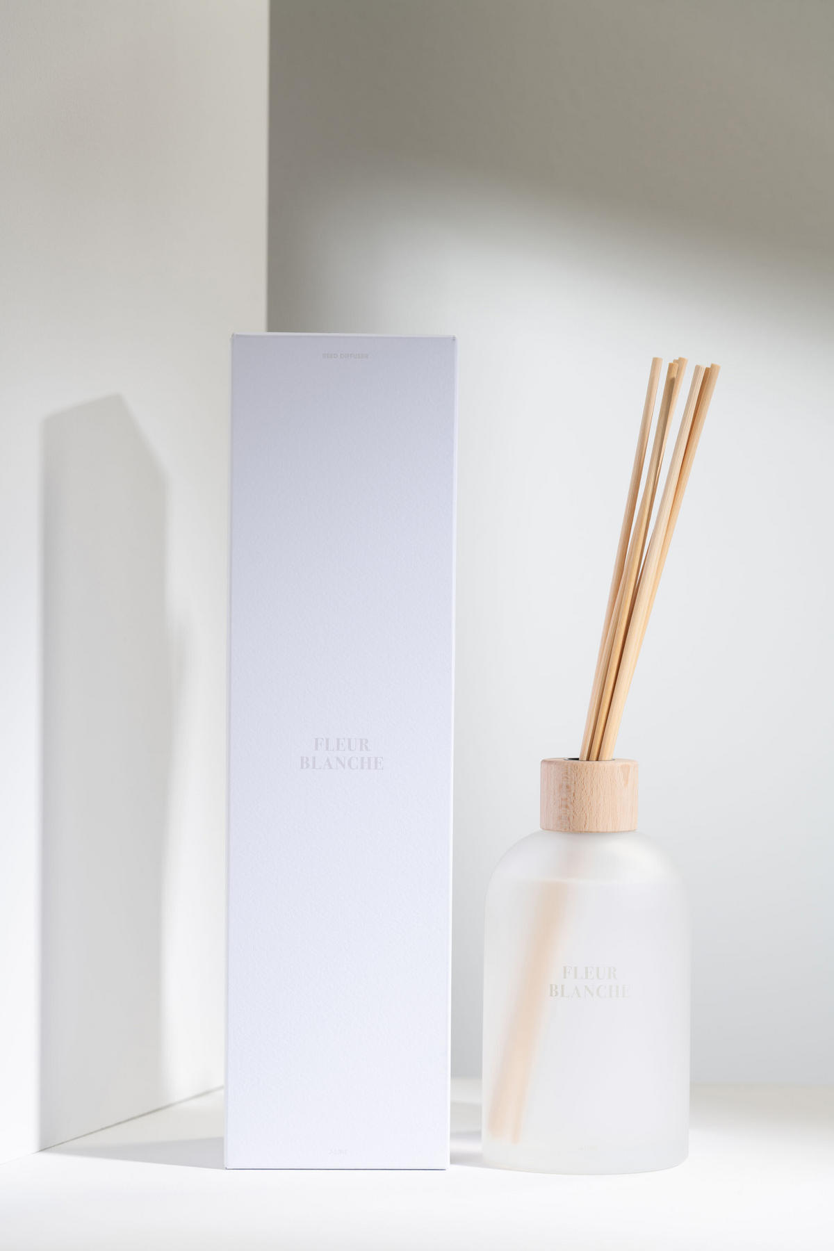 HAUSPARFUM ACCORDS ESSENTIELS - Weiß - 550 ml - Weiß, Paraffin (9.5/35.5/9.5cm) - J-Line