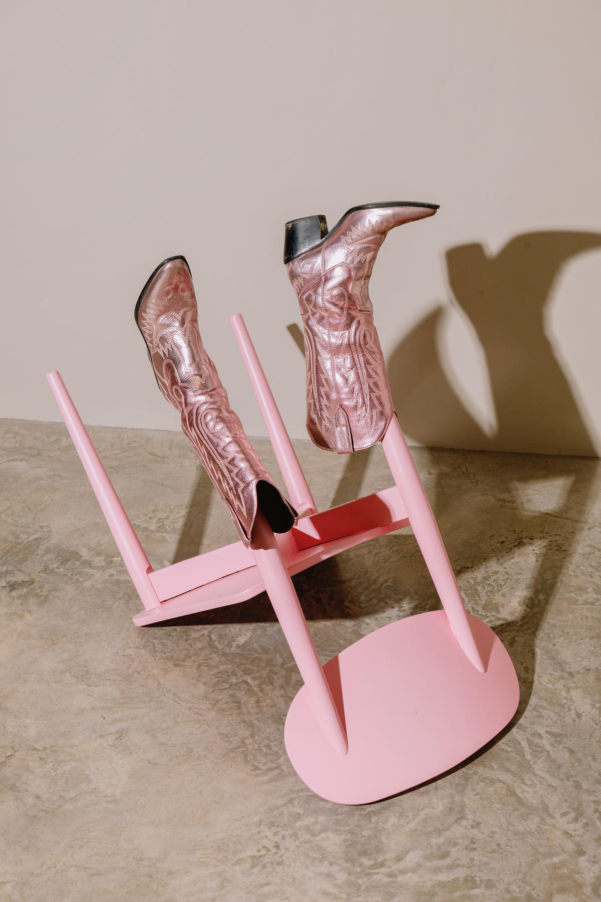 STUHL aus massivem Buchenholz in Rosa SANDRO - Pink, Holz (43/80/50cm) - RNT By Really Nice Things