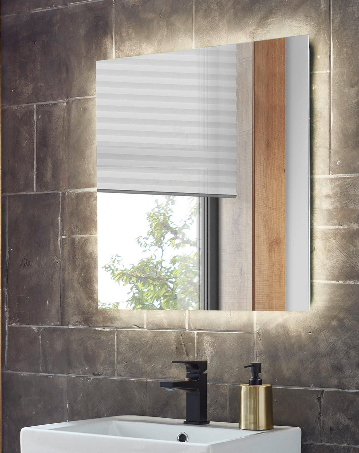 BADSPIEGEL mit LED Beleuchtung und Touchschalter 80 cm - Weiß, Glas (80/65/3cm) - Furn.Design