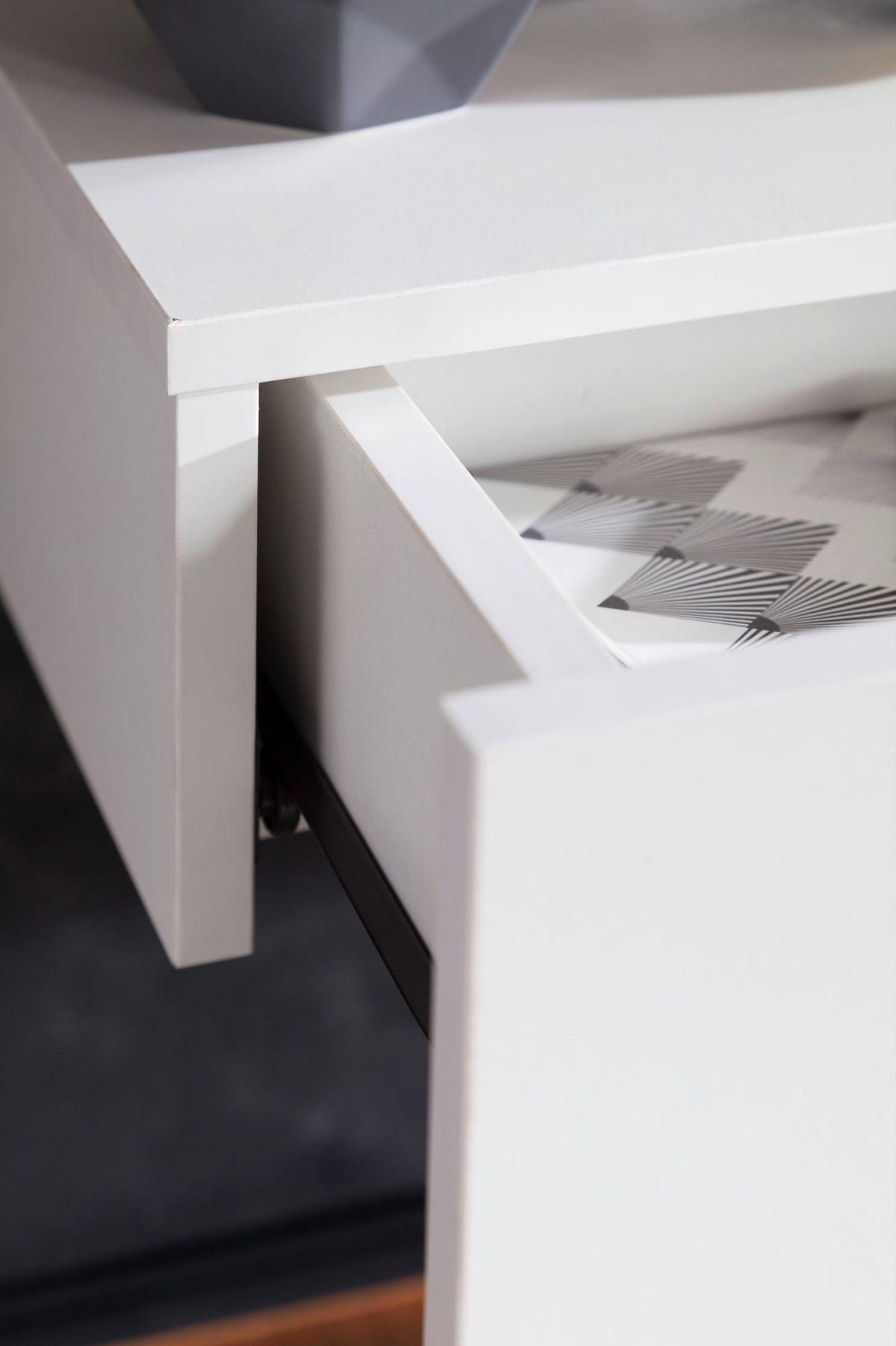 NACHTTISCH Schlicht Spanplatte Kratzfest Wasserabweisend MOLISE, Weiß 46x30x15 cm - Weiß, Holz (46/15/30cm) - KADIMA DESIGN