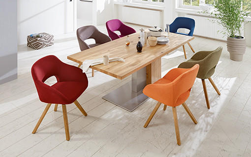 Esszimmer massiv Eiche Wildeiche bunte Stühle