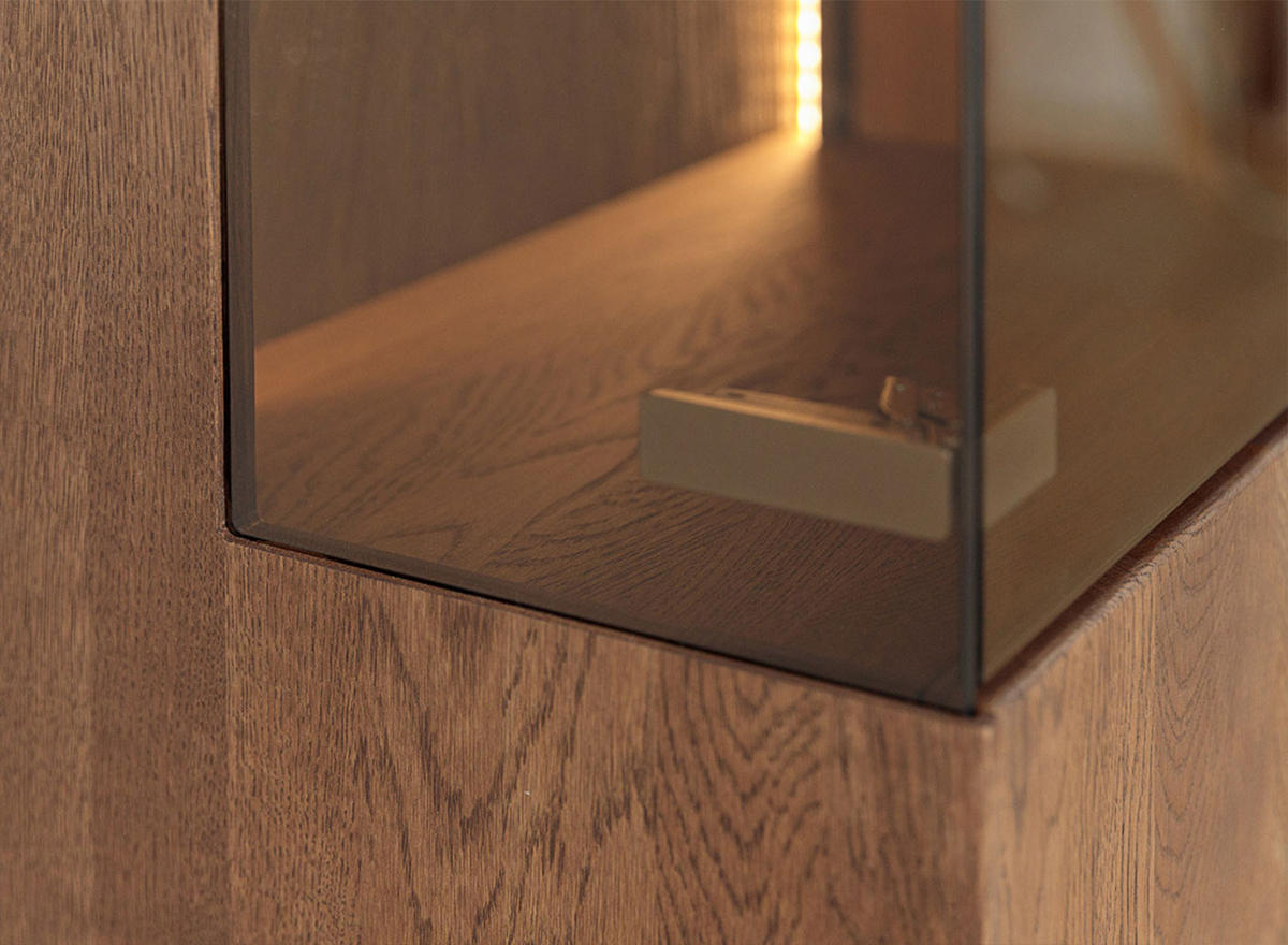 VITRINE Collodi Wildeiche Tabak 43 / 37 / 205cm - Wildeiche/Eichefarben, Holz (43/205/37cm) - Feldmann-Wohnen