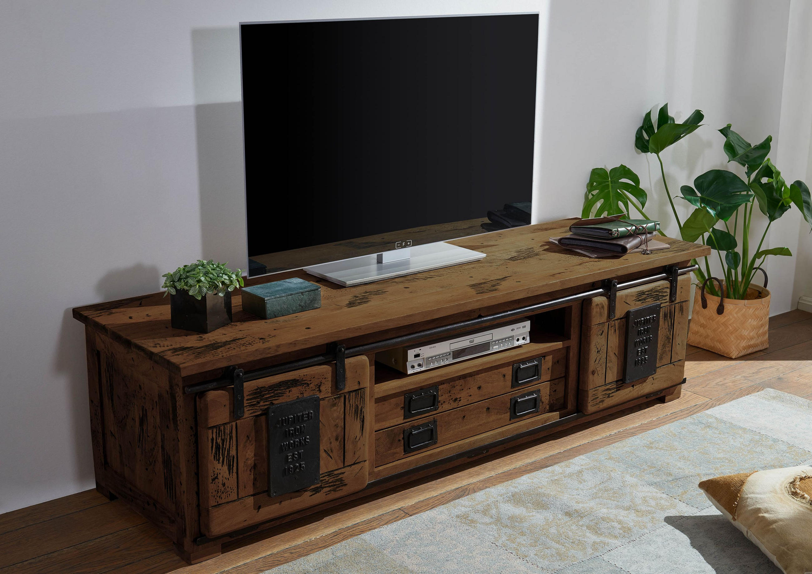 TV-BOARD Mango 180x55x50 braun lackiert RAILWAY #446 - Braun, Holz (180/50/55cm) - Massivmoebel24