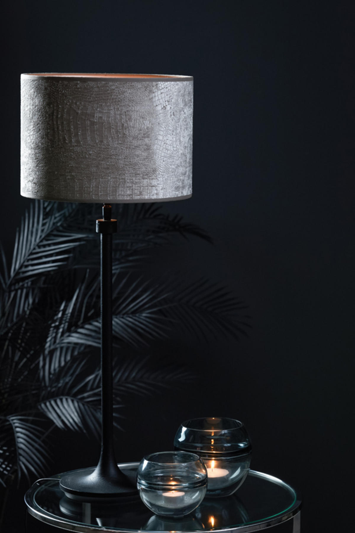 LAMPENFUSS Olando Schwarz Ø18/59 cm - Schwarz, Metall (18/18/59cm) - Light & Living