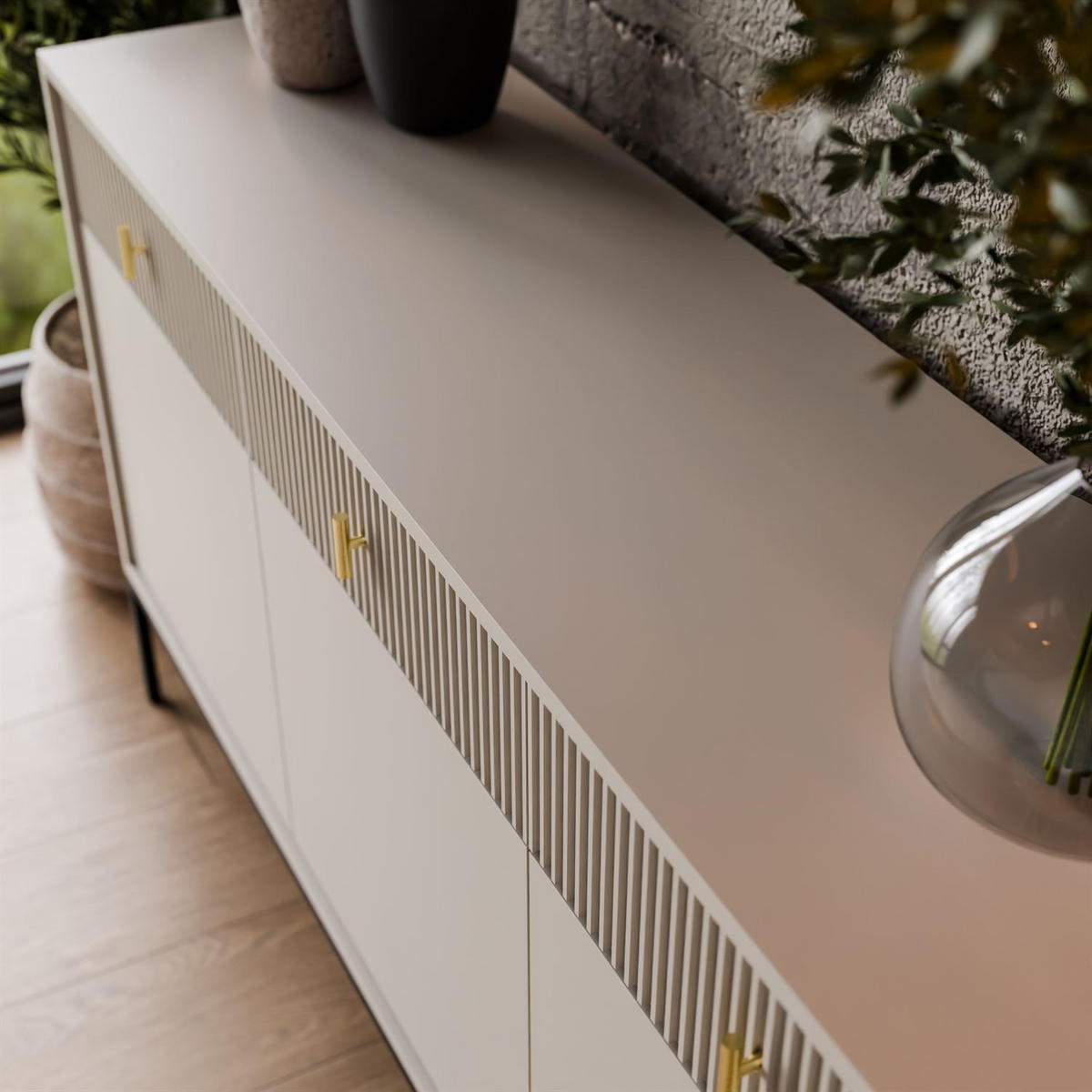 Kommode MIDNIGHT 3D3S mit drei Schubladen auf Gestell kaschmir - Kaschmir/Schwarz, Holzwerkstoff (154.5/82.5/39cm) - Lookway