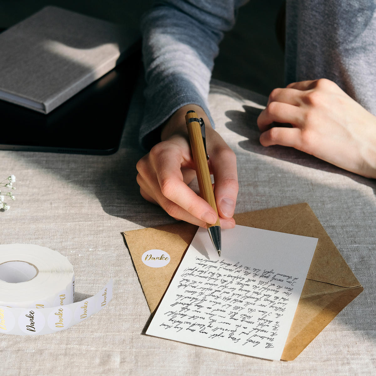 2500xDANKE-AUFKLEBER - Weiß, Papier/Kunststoff (11/3/11cm) - Relaxdays