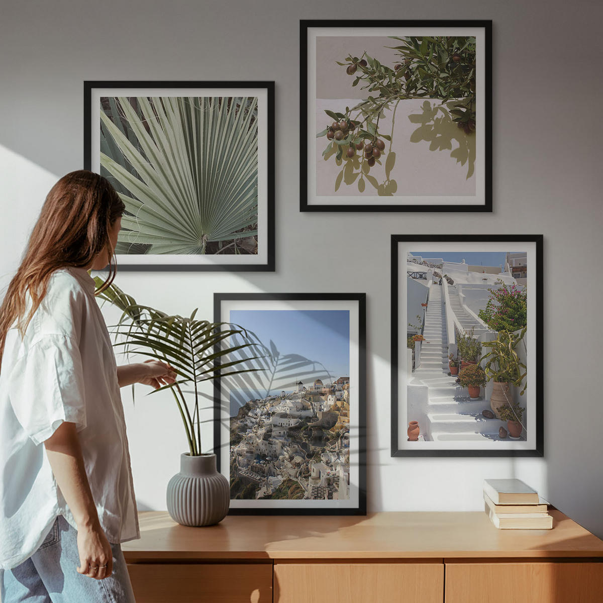 BILDER SET 4er Set - 50x50 cm & 40x60 cm Schwarzer Rahmen - Weiße Treppe mit Blick auf Santorini - Schwarz, Kunststoff (50/50cm) - TULUP
