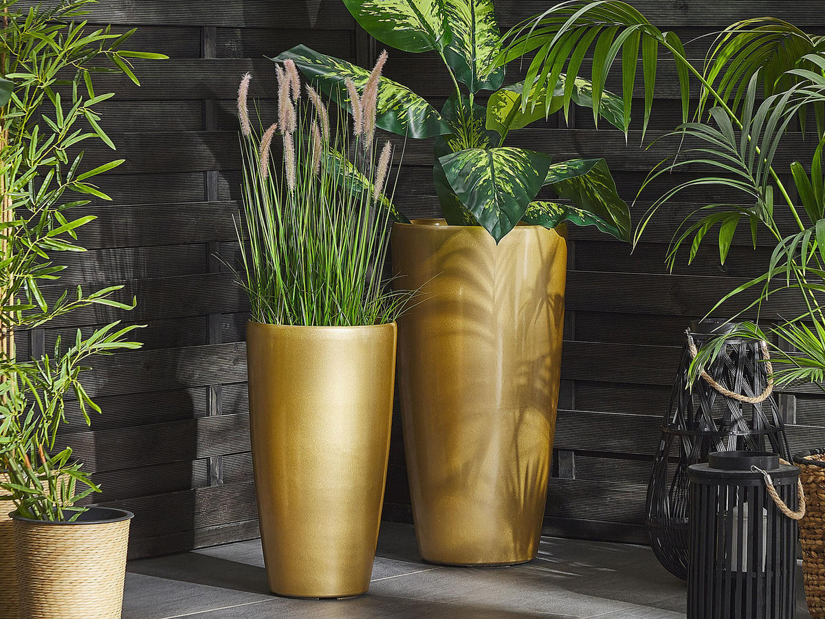 BLUMENTOPF 2er-Set gold rund 32/32/58 cm Tseria - Goldfarben, Stein (58cm) - Beliani