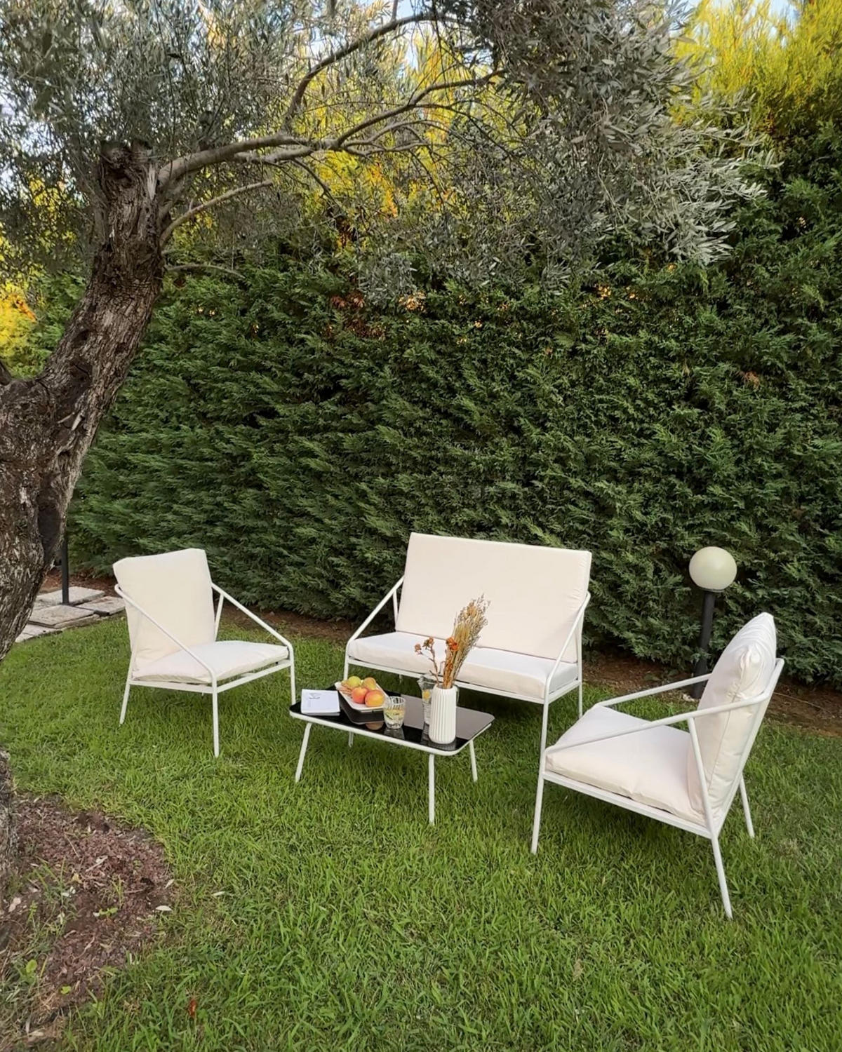 LOUNGE-SET mit Tisch 4-Sitzer Metall Weiß Ustica - Schwarz/Weiß, Metall - Beliani