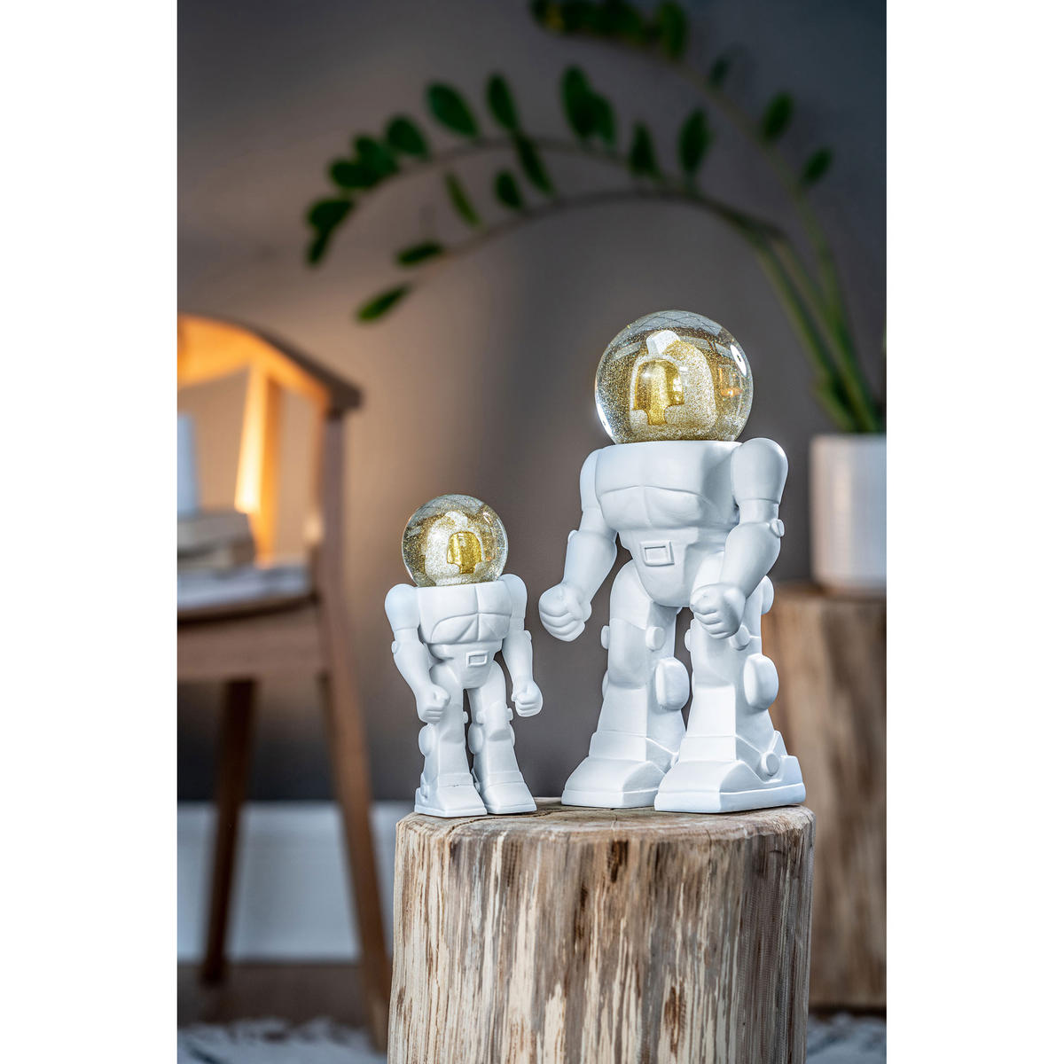 DEKOFIGUR The Action Hero, Polyresin, Glas, Weiß - Weiß, Glas (12/24.5/14cm) - Donkey Products
