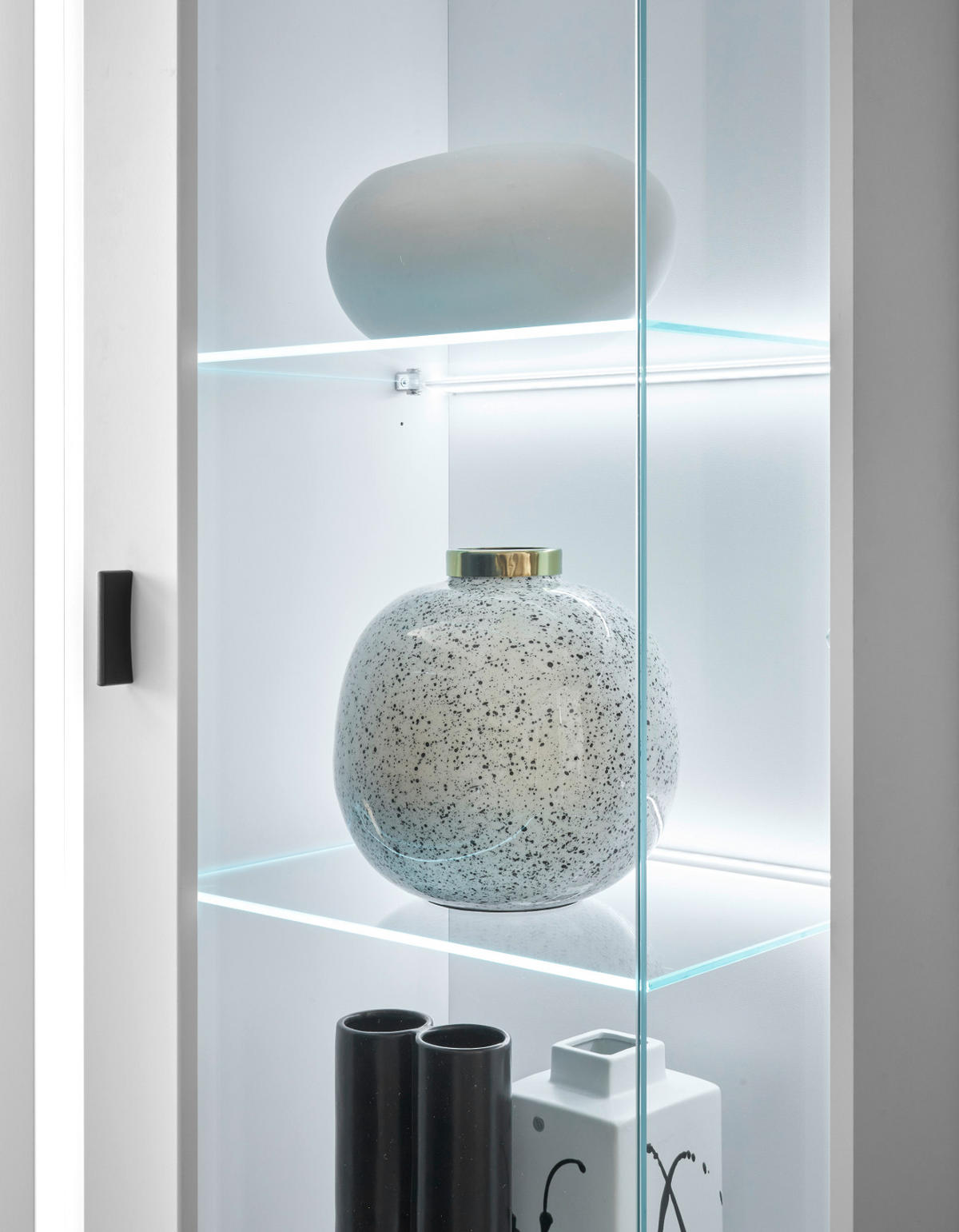 VITRINE weiß matt, Vitrinenschrank inklusive Frontbeleuchtung 80 x 200 cm - Silberfarben/Schwarz, Glas/Holzwerkstoff (80/200/35cm) - Furn.Design