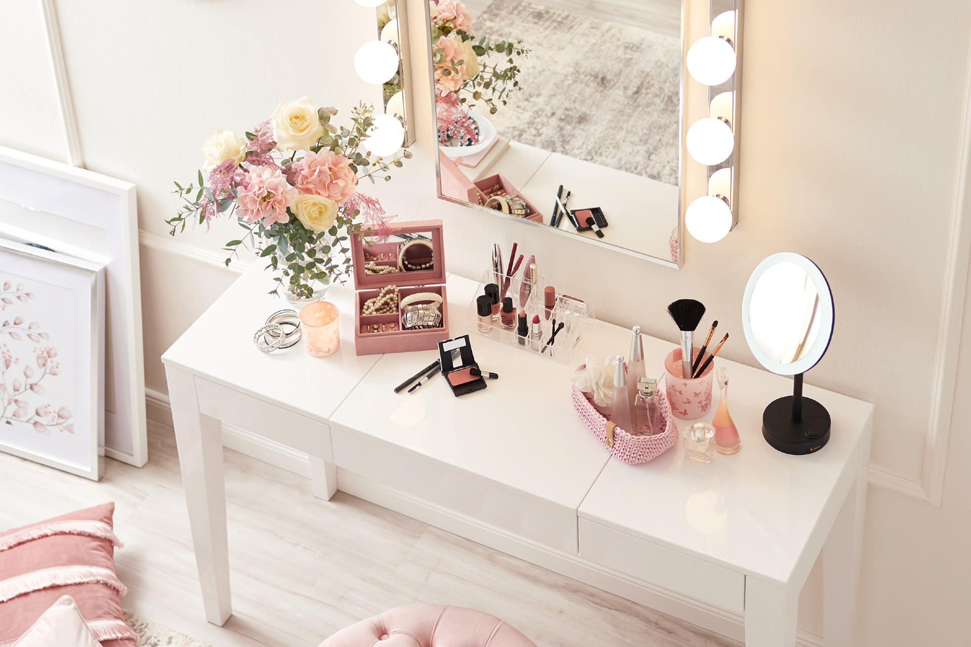 Ideen für den Schminktisch in Pink 