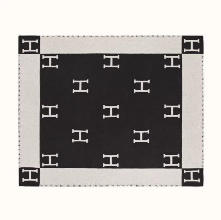 XXXLutz Wohnzimmerdecke Schwarz 180x130 cm