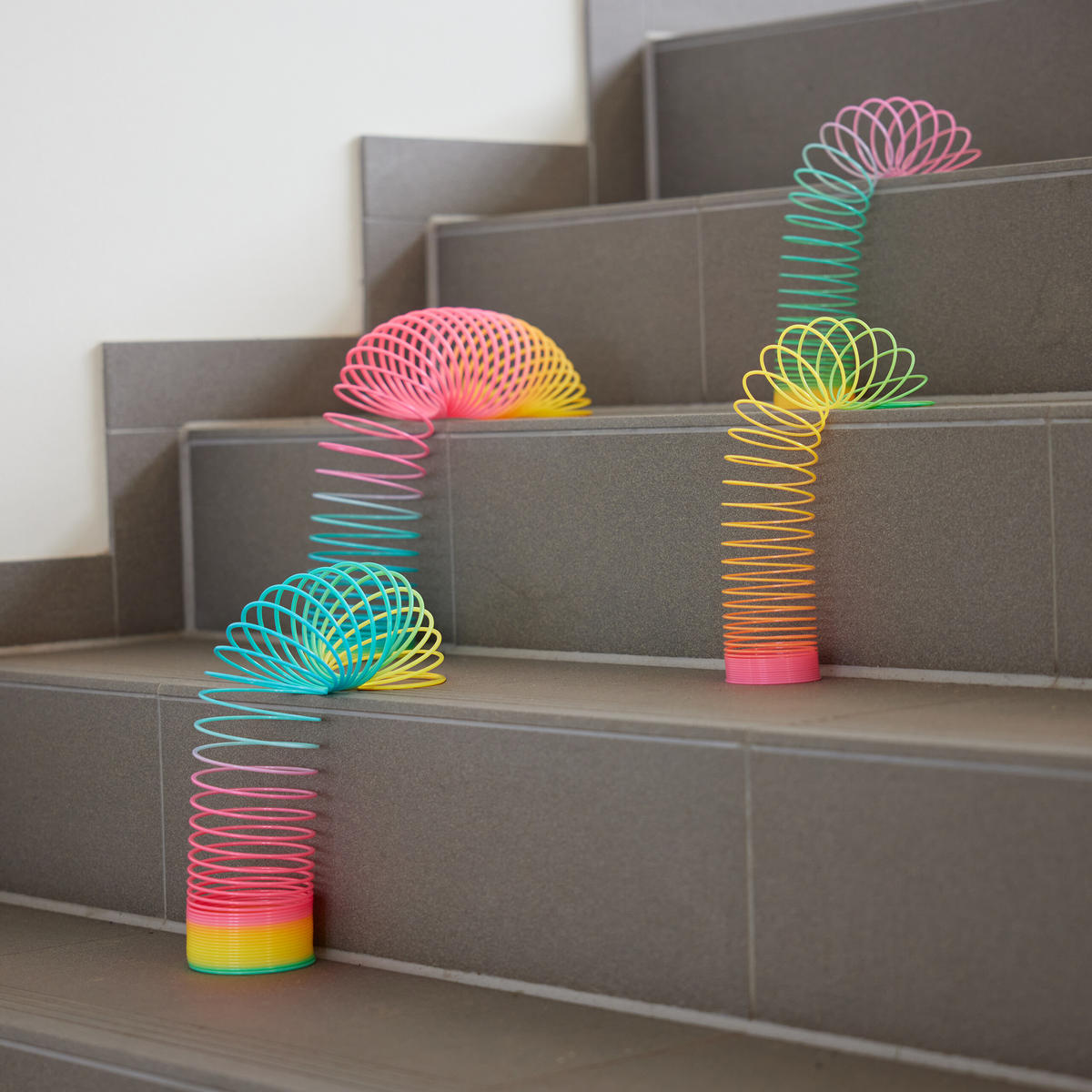 4XREGENBOGENSPIRALE - Multicolor, Kunststoff (8.5/10/8.5cm) - Relaxdays