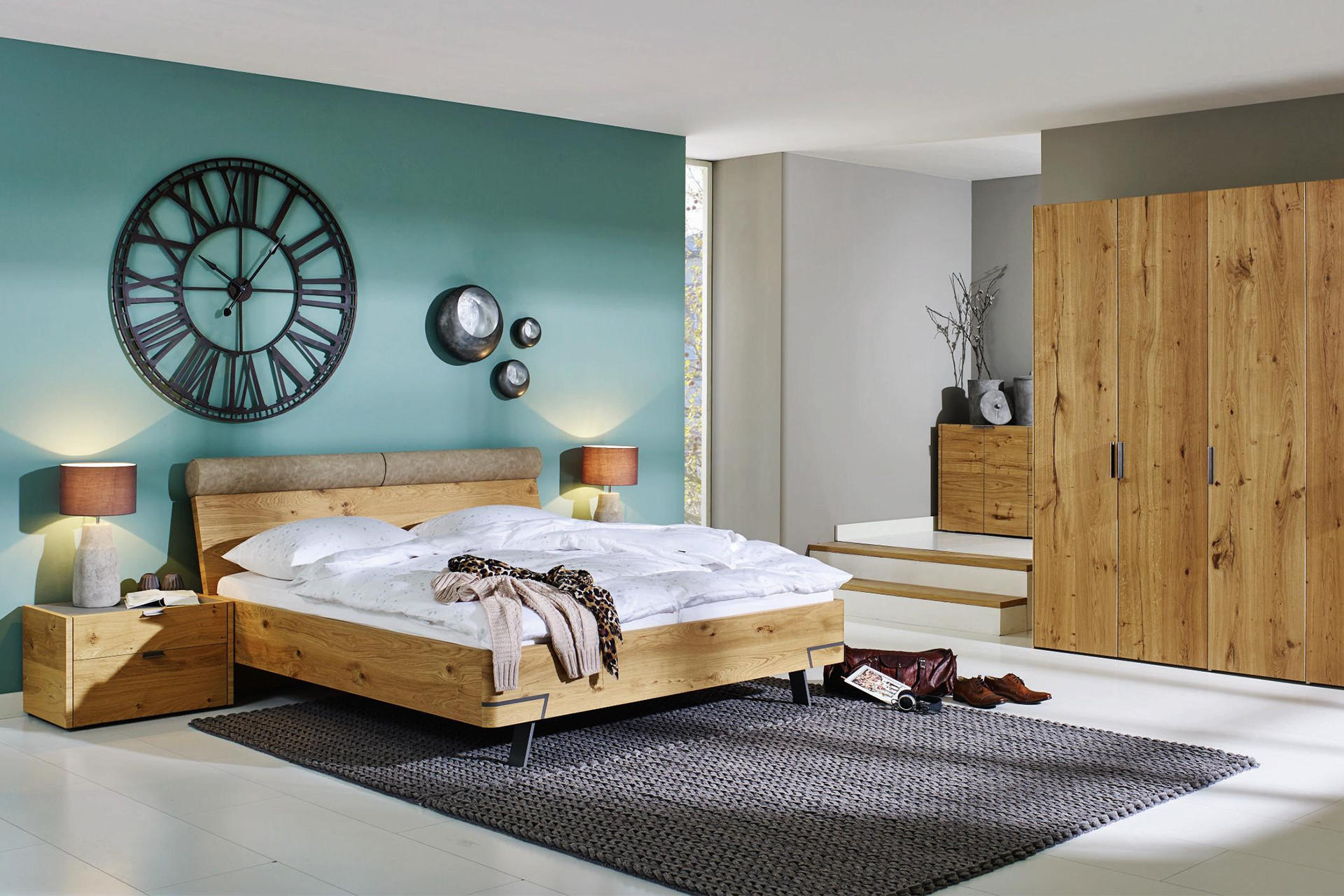 Dřevěný nábytek do ložnice