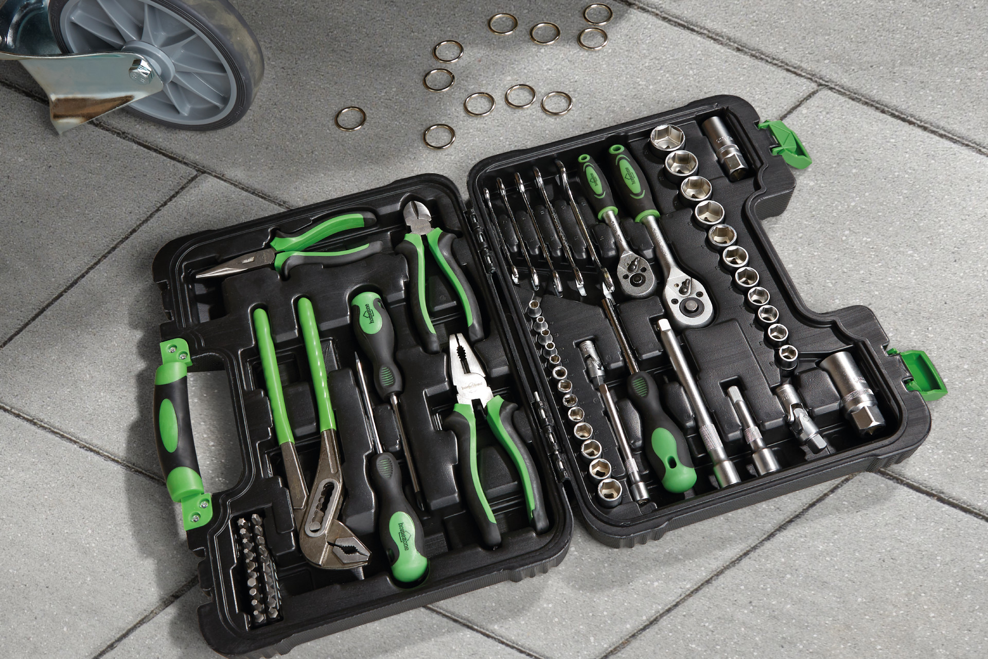 Werkzeug und Zubehör