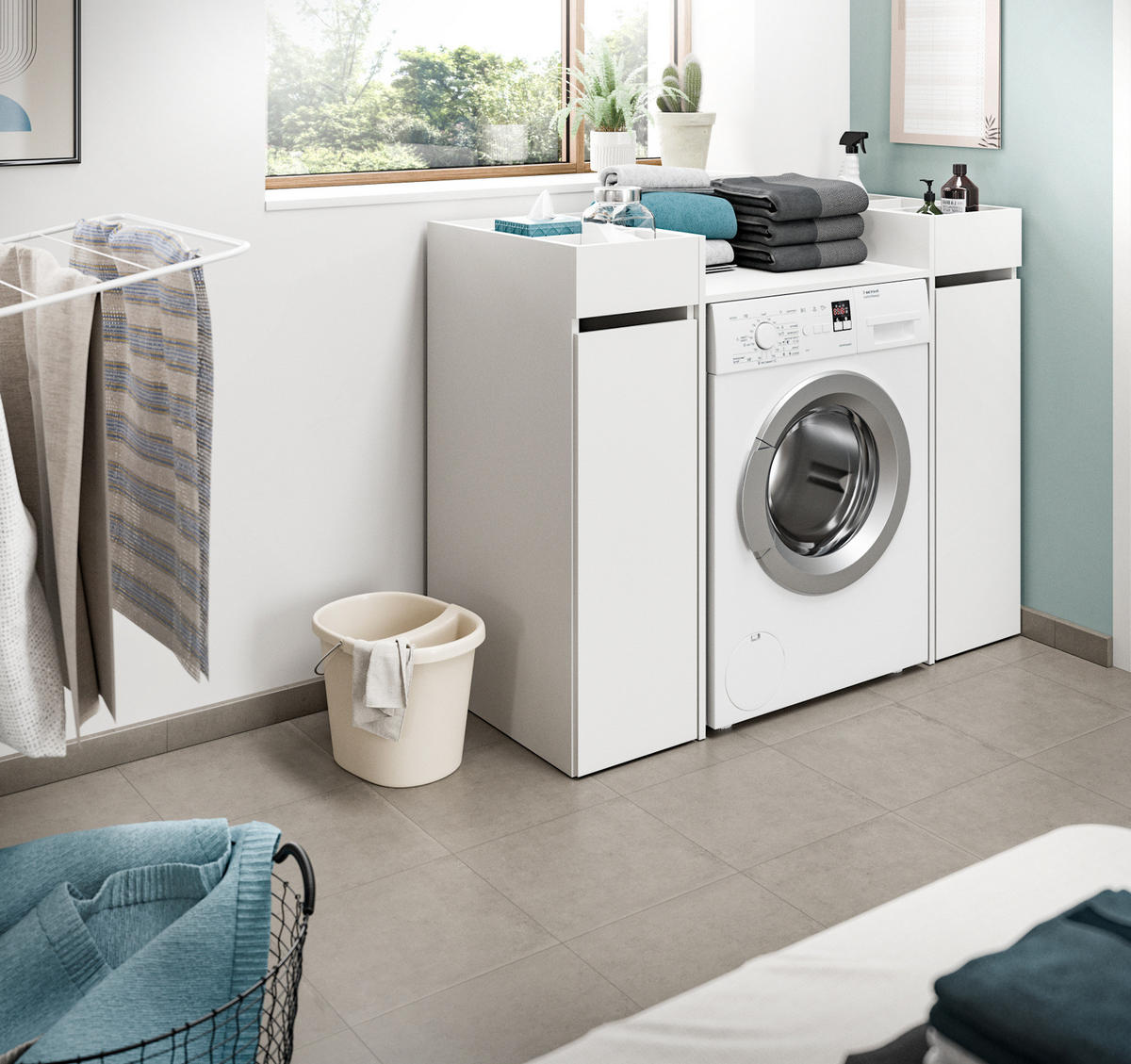 BADKOMMODE weiß 29 cm, Anstellregal mit Apothekerauszug - Schwarz/Weiß, Holzwerkstoff (29/101/60cm) - Inn.Furn