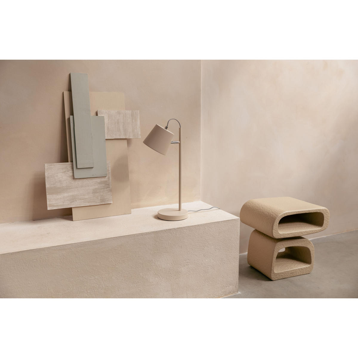 TISCHLAMPE Buckle Head Beige - Beige, Metall (25/25/50cm) - Zuiver