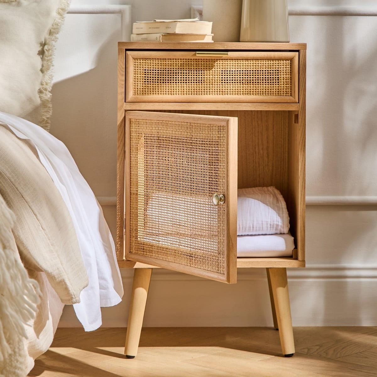 NACHTTISCH mit natürlichem Rattangeflecht - Apfelbaumfarben, Holzwerkstoff (36.5/71/42cm) - Calicosy