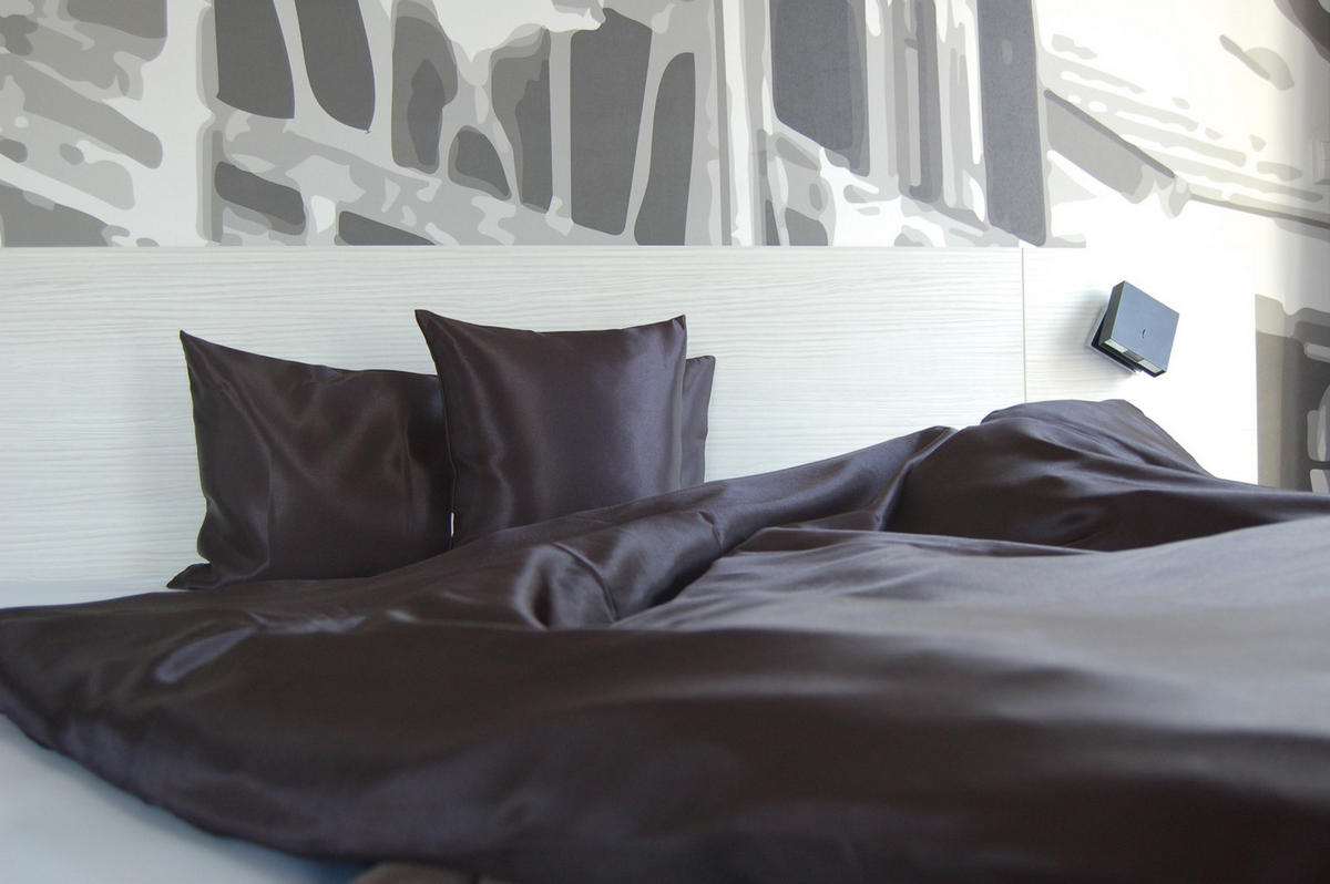 SPANNBETTTUCH Glanz Satin schwarz 160/200 cm - Schwarz, Textil (160/200cm) - beties Heimtextil