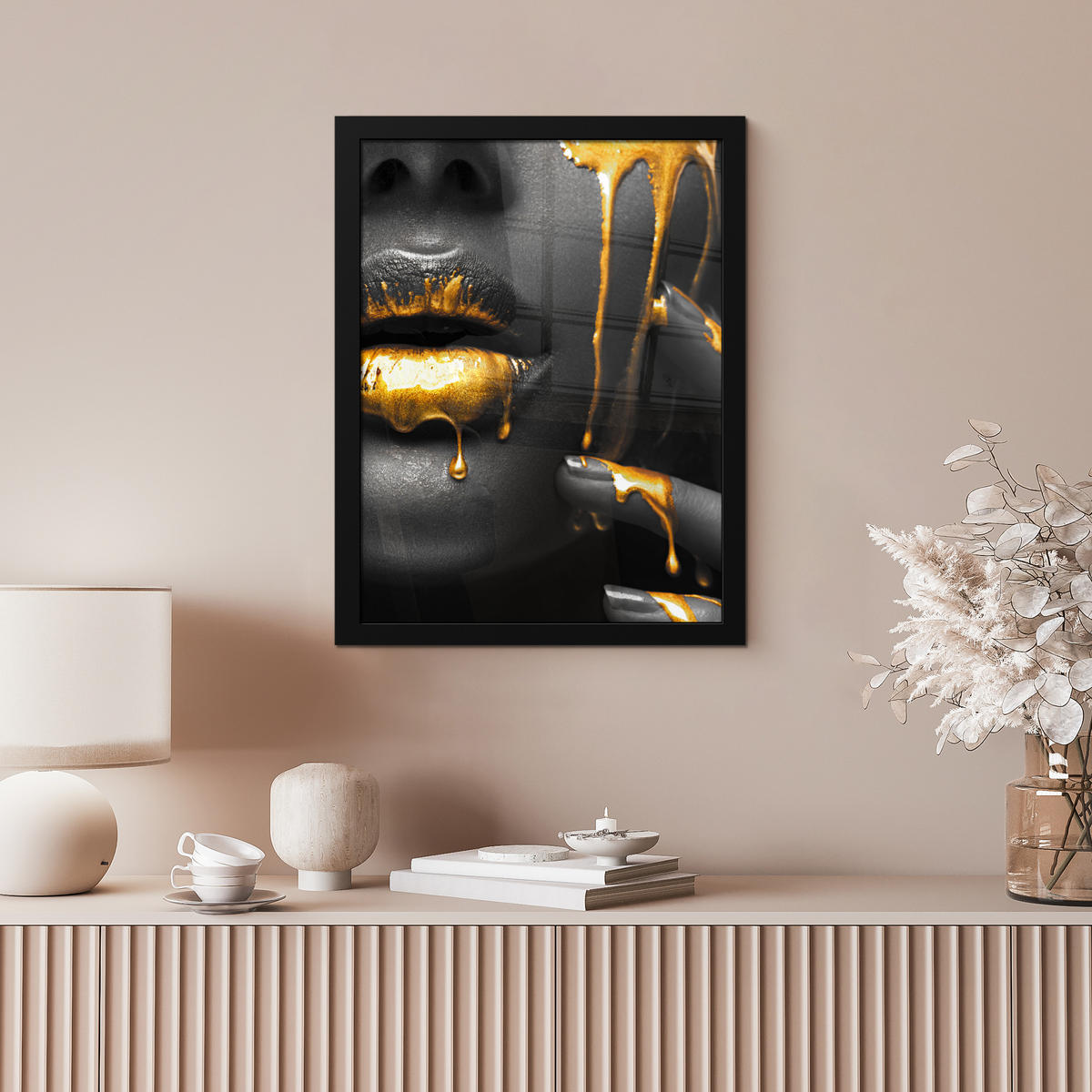GERAHMTES BILD Frau - Schwarz - Gold - Gesicht - Lippen 30x40 cm - Goldfarben, Papier (30/40cm) - MuchoWow