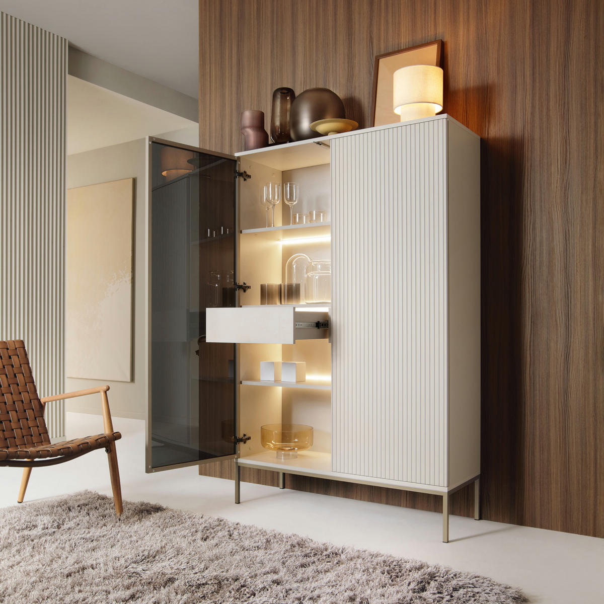 VITRINE Laval WTSZ104 – Kaschmir, mit LED-Beleuchtung - Kaschmir, Glas/Holzwerkstoff (104/166/39cm) - Komodee