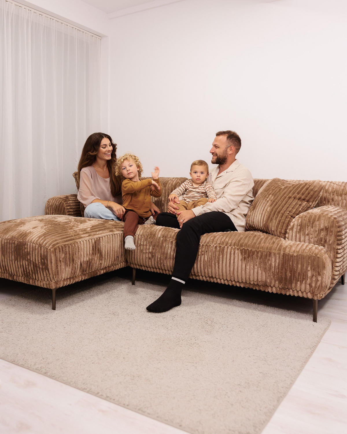 ECKSOFA Cord Hellbraun rechtsseitig Stenum - Hellbraun/Messingfarben, Textil (242/168cm) - Beliani