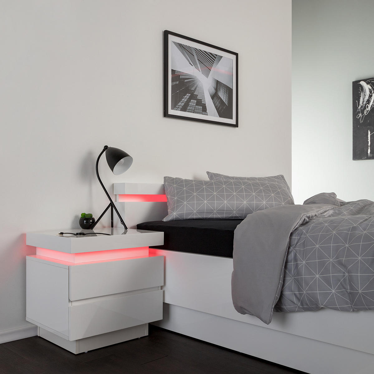 NACHTKOMMODE mit Beleuchtung - Hochglanz Weiß - Weiß Hochglanz, Holzwerkstoff (50/49/40cm) - home24