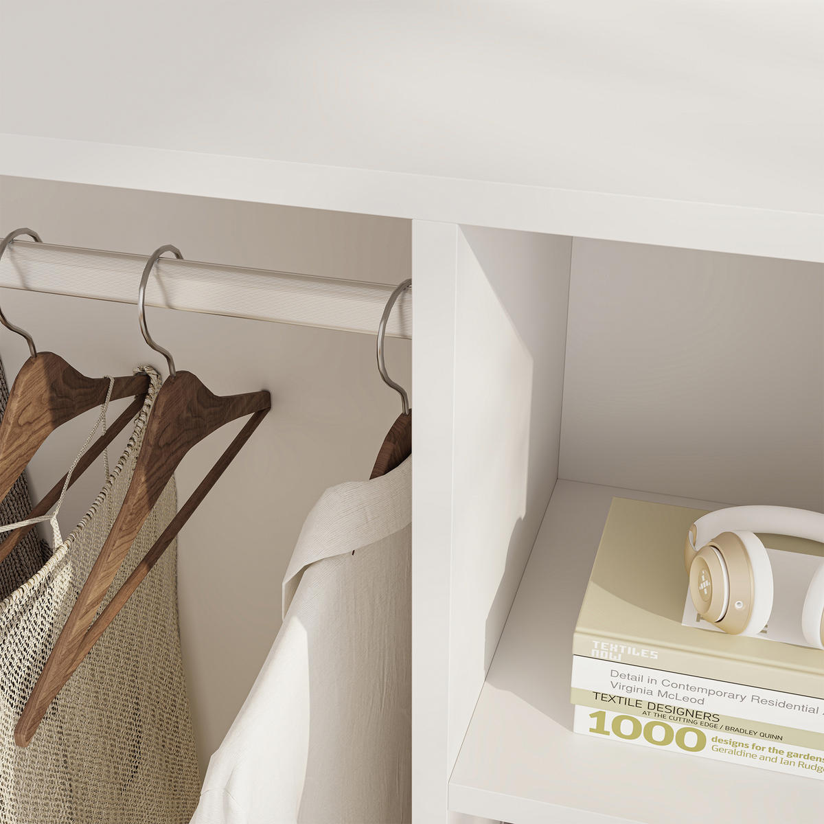 KLEIDERSCHRANK Nesbyen - Weiß, Holzwerkstoff/Kunststoff (90/126/30cm) - [en.casa]