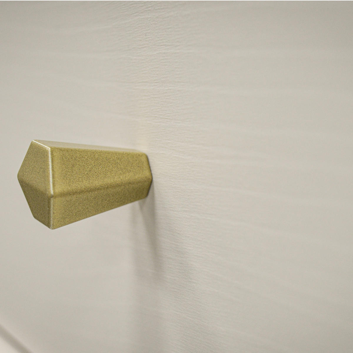 KOMMODE FLOREN, Creme/Gold - Creme, Holzwerkstoff/Metall (157.7/93.5/40.8cm) - KONSIMO®