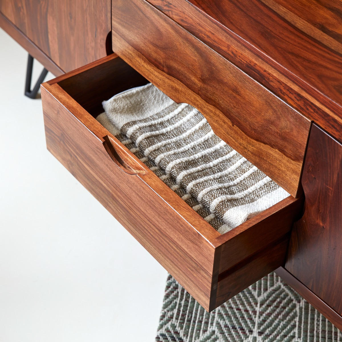 TV-SCHRANK Bonnie Dunkelbraun aus Palisander - Dunkelbraun, Holz (150/62/45cm) - Tikamoon