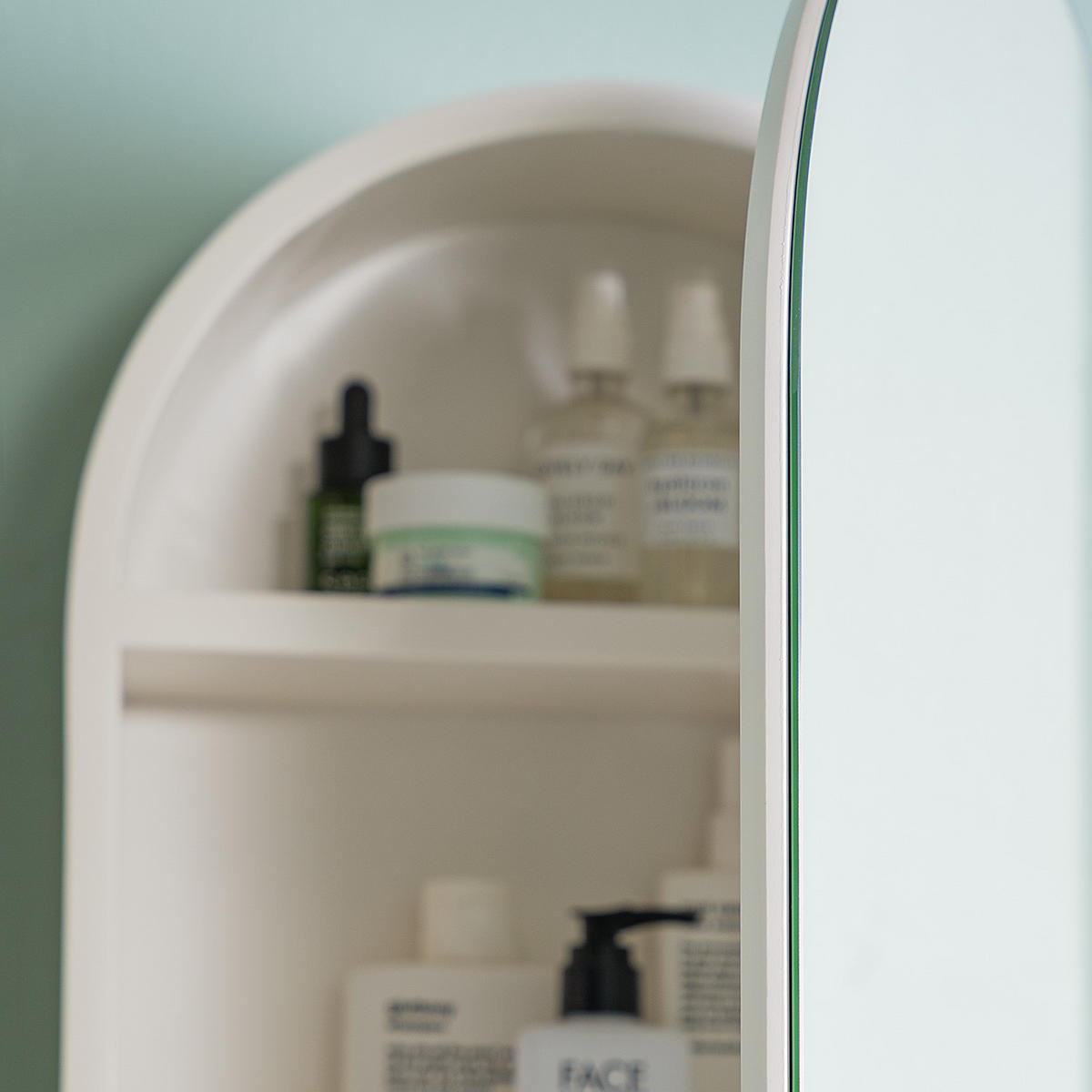 SPIEGELSCHRANK - oval - Weiß, Holzwerkstoff (37/82/16cm) - home24